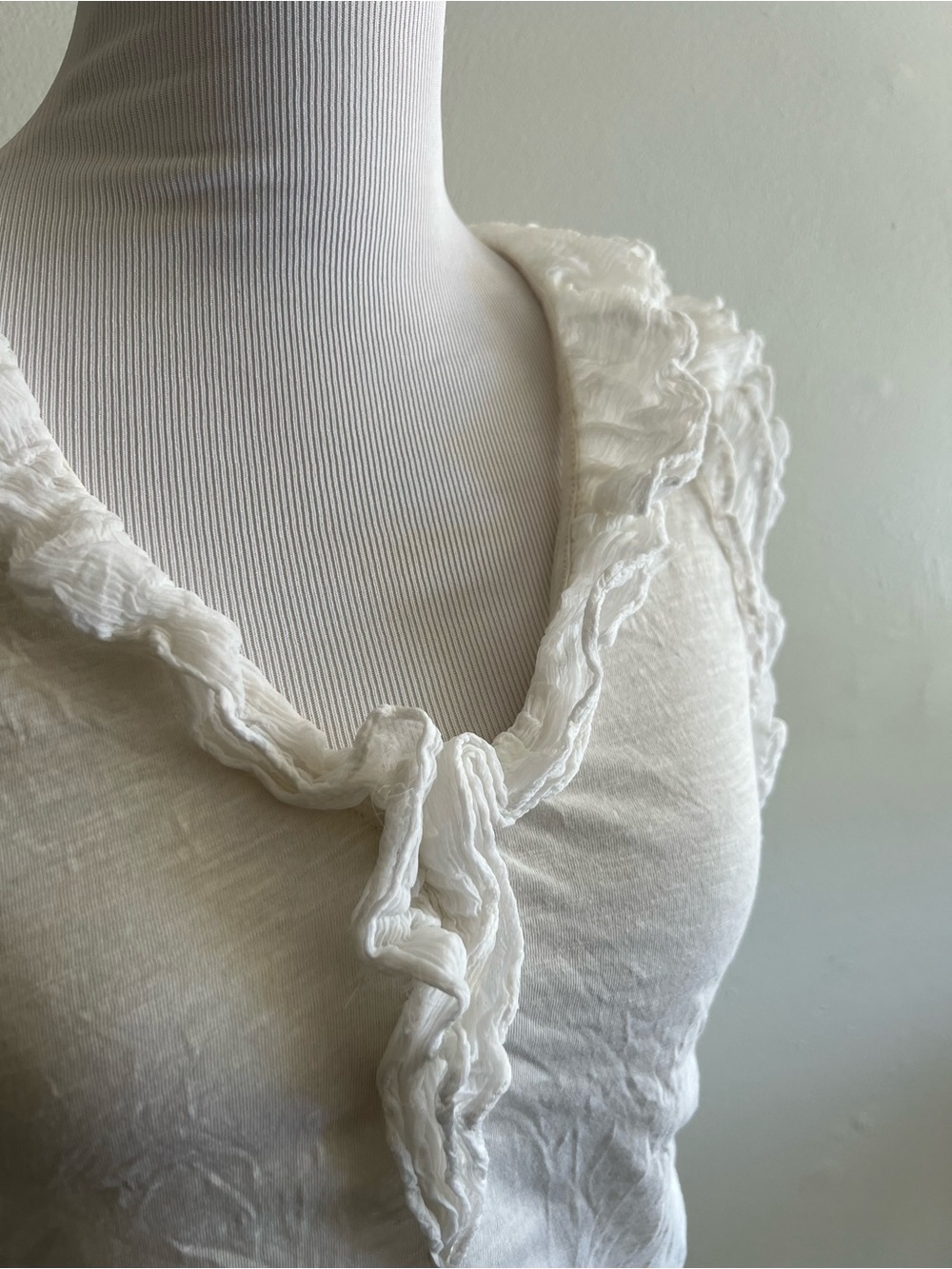 Anthropologie Cream Ruffled V-Neck Sleeveless Camisole - Picture 2 of 4